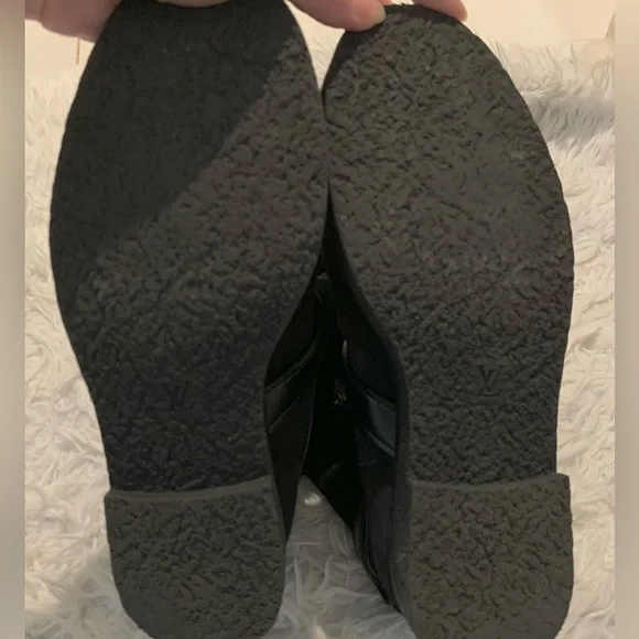 Louis Vuitton women shearling suede boots black - Picture 8 of 11